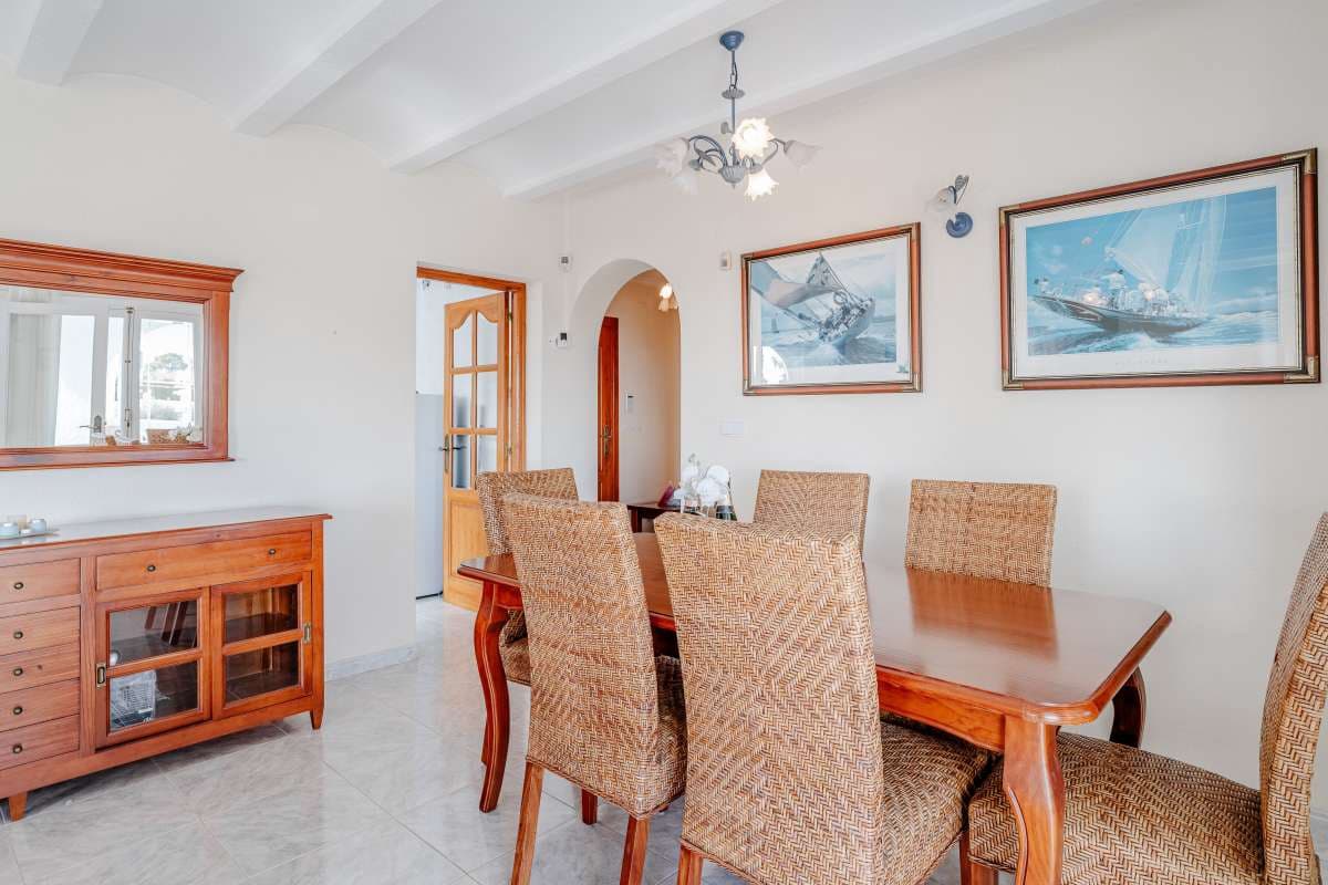 Chalet de 6 habitaciones en Calpe / Calp en venta con piscina - 649.000 € (Ref: 10086853)