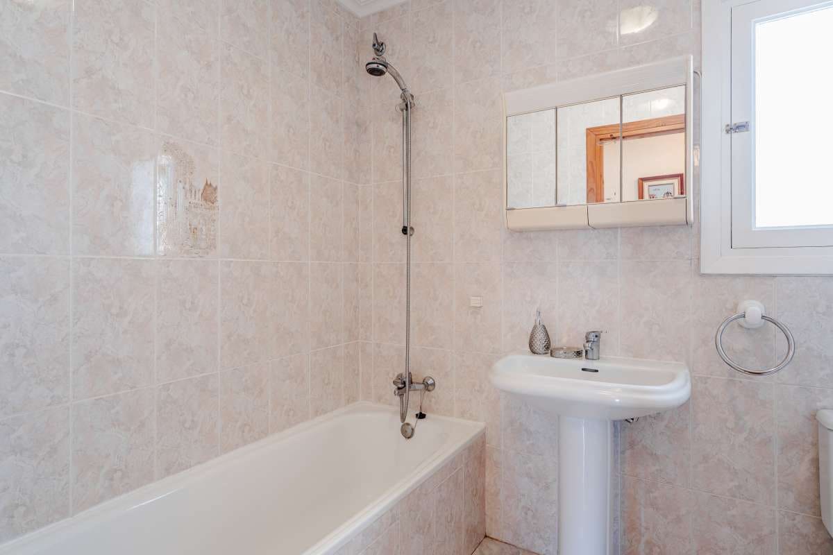 Chalet de 6 habitaciones en Calpe / Calp en venta con piscina - 649.000 € (Ref: 10086853)
