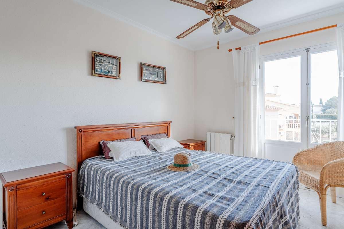 Chalet de 6 habitaciones en Calpe / Calp en venta con piscina - 649.000 € (Ref: 10086853)