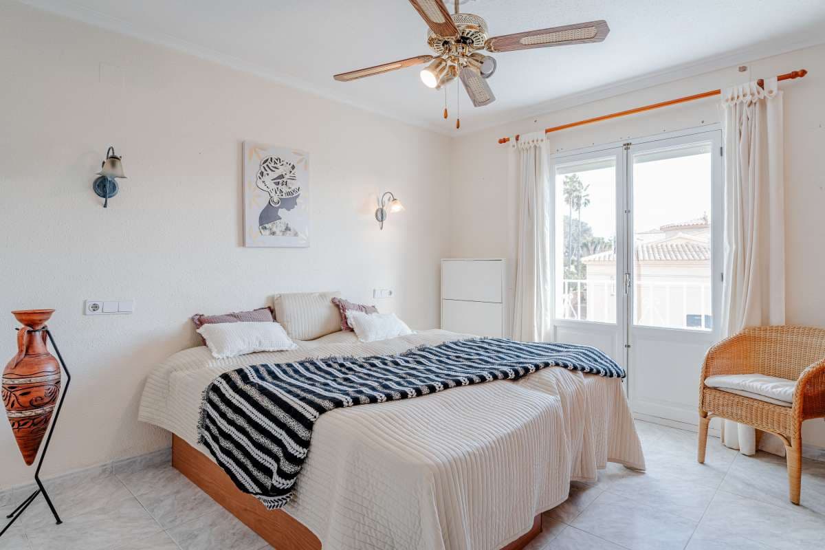 Chalet de 6 habitaciones en Calpe / Calp en venta con piscina - 649.000 € (Ref: 10086853)