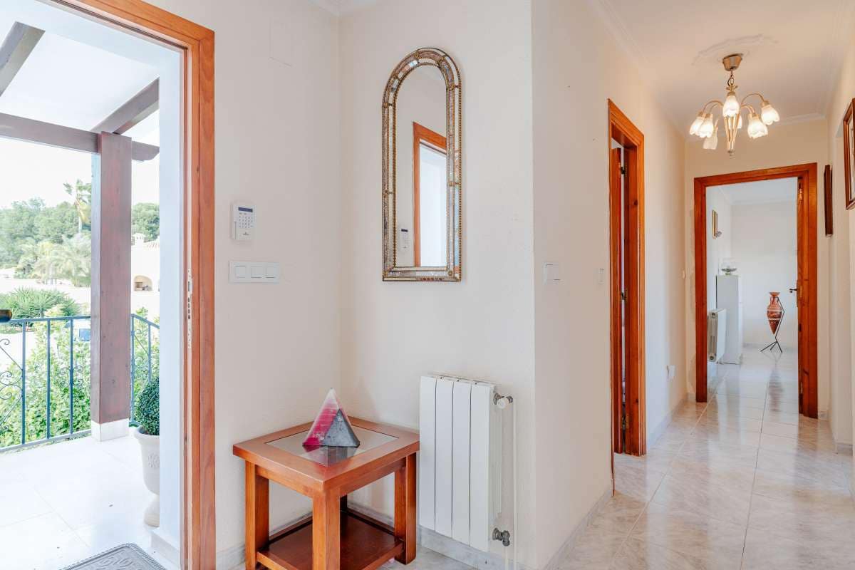 Chalet de 6 habitaciones en Calpe / Calp en venta con piscina - 649.000 € (Ref: 10086853)
