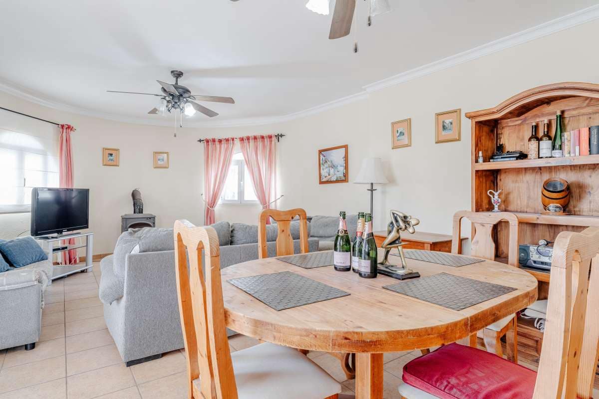 Chalet de 6 habitaciones en Calpe / Calp en venta con piscina - 649.000 € (Ref: 10086853)