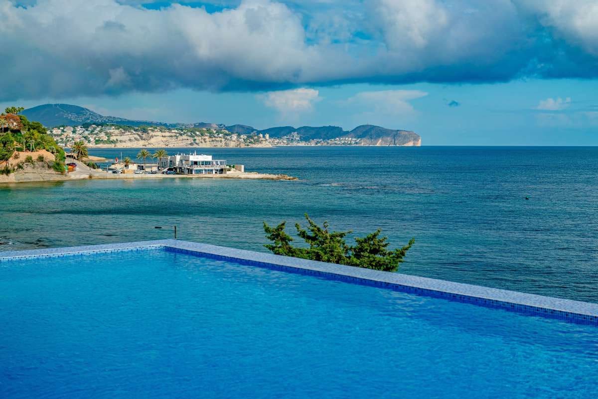 6 soveværelse Villa til salg i Calpe / Calp med swimmingpool garage - € 3.950.000 (Ref: 10086854)