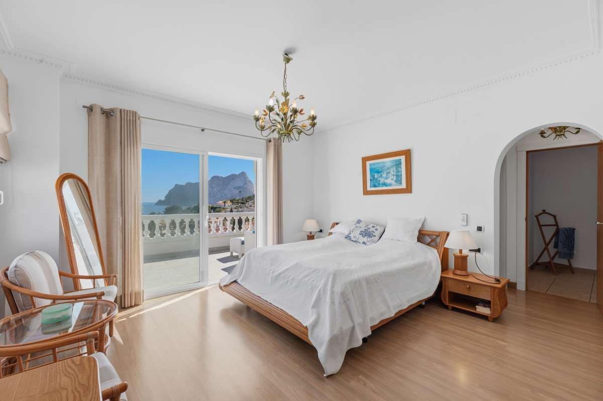 6 quarto Moradia para venda em Calpe / Calp com piscina garagem - 1 400 000 € (Ref: 10086858)