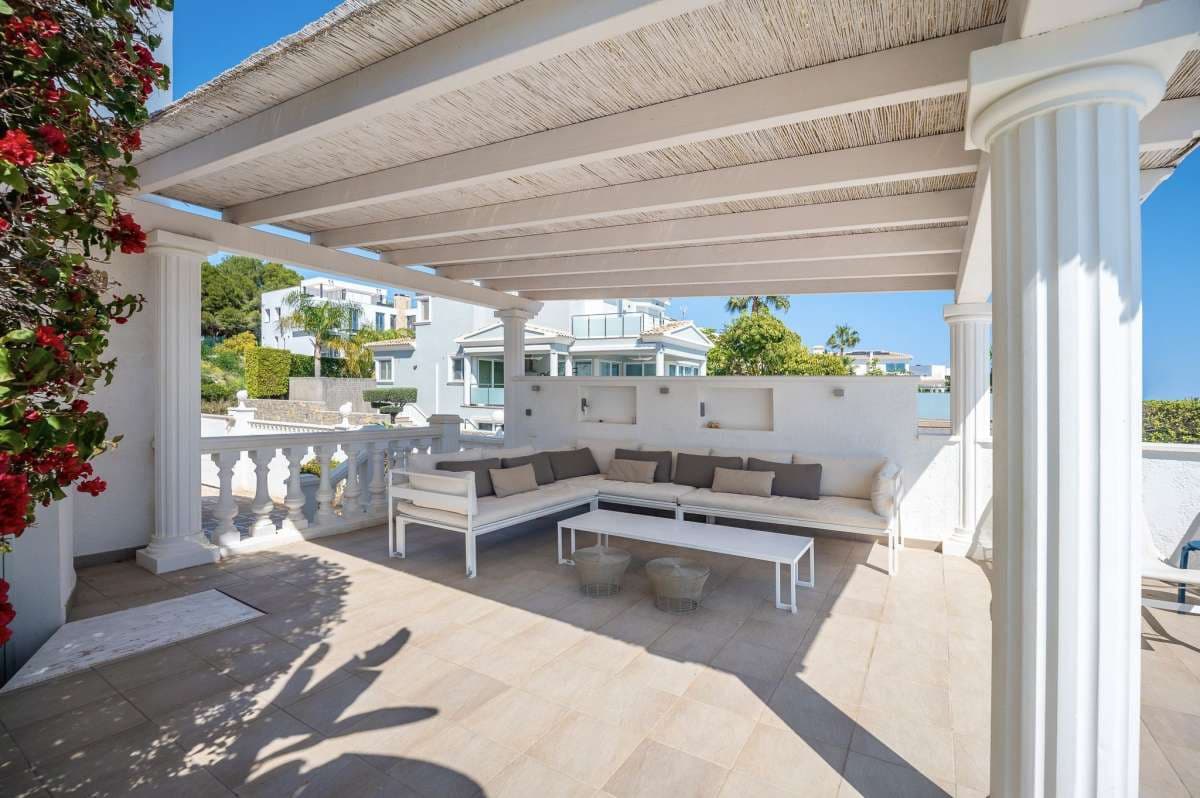 6 quarto Moradia para venda em Calpe / Calp com piscina garagem - 1 400 000 € (Ref: 10086858)