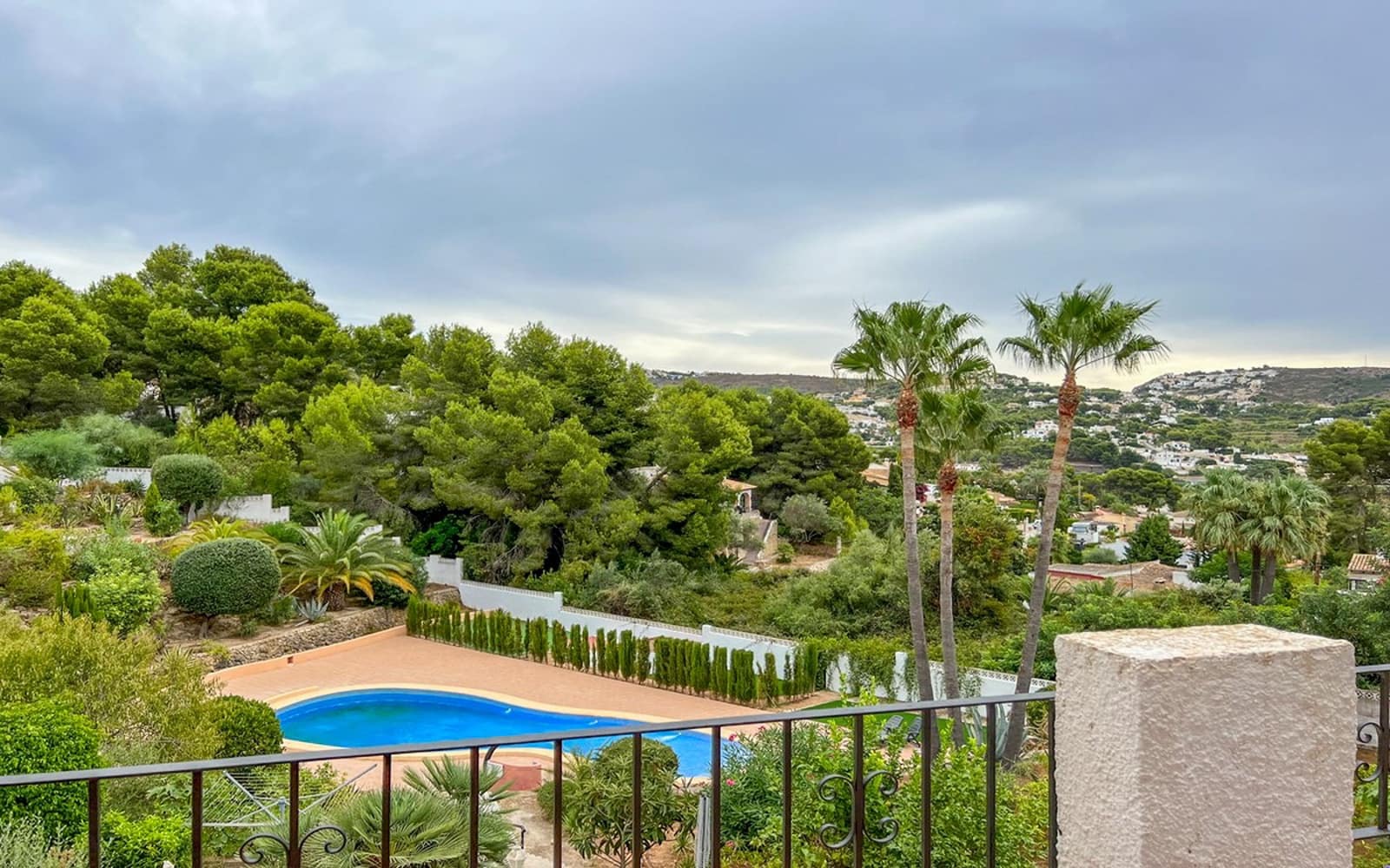 Bungalow de 3 habitaciones en Moraira en venta con piscina - 349.000 € (Ref: 10086860)