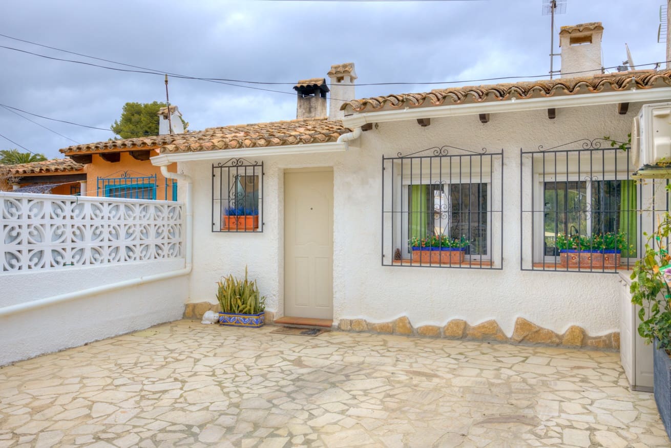 Bungalow de 3 habitaciones en Moraira en venta con piscina - 349.000 € (Ref: 10086860)