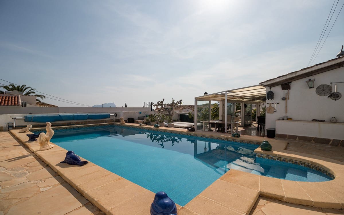 6 sovrum Villa till salu i Moraira med pool - 980 000 € (Ref: 10086861)