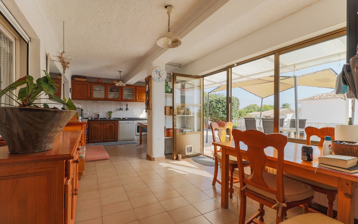 6 sovrum Villa till salu i Moraira med pool - 980 000 € (Ref: 10086861)