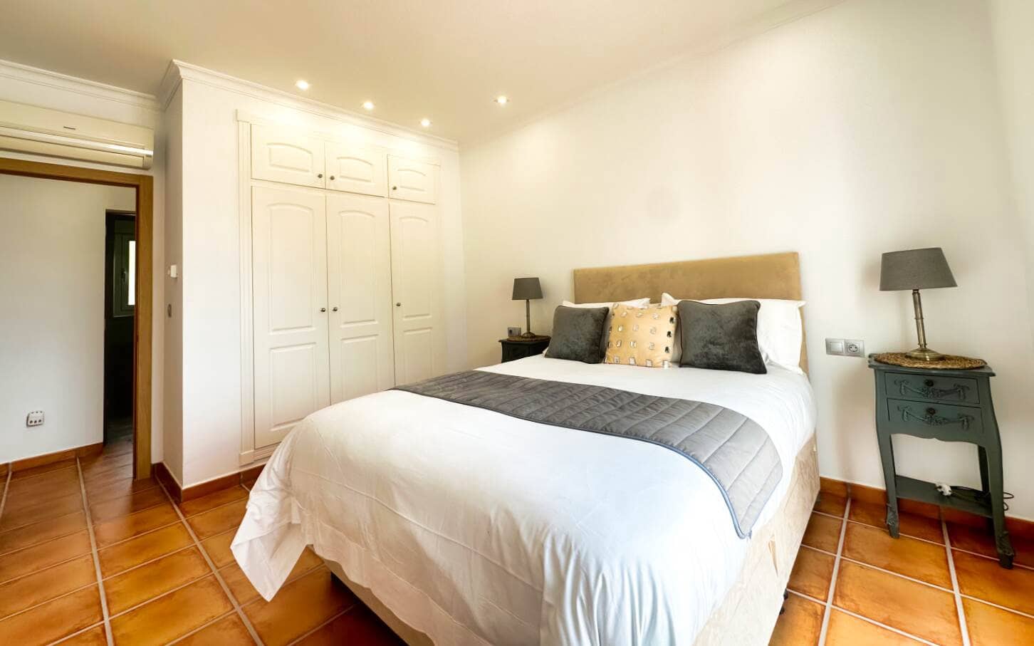 4 quarto Moradia para venda em Calpe / Calp com piscina garagem - 995 000 € (Ref: 10086867)