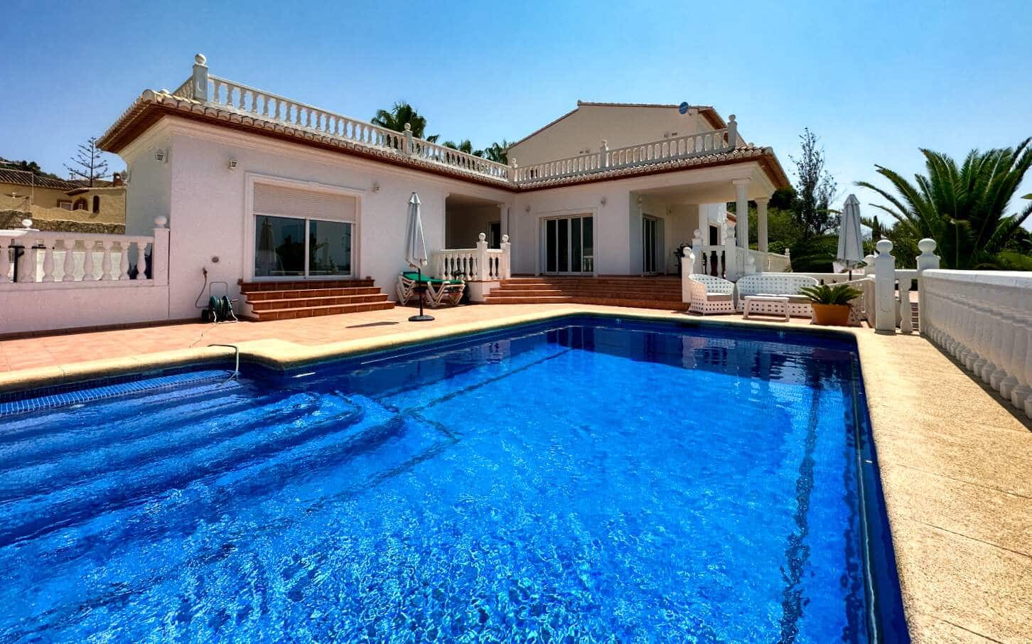 4 quarto Moradia para venda em Calpe / Calp com piscina garagem - 995 000 € (Ref: 10086867)