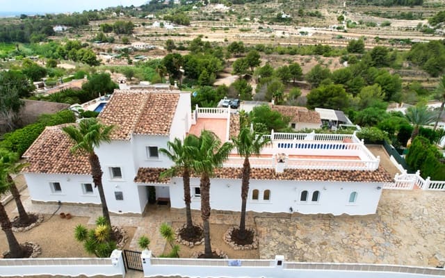 4 quarto Moradia para venda em Calpe / Calp com piscina garagem - 995 000 € (Ref: 10086867)