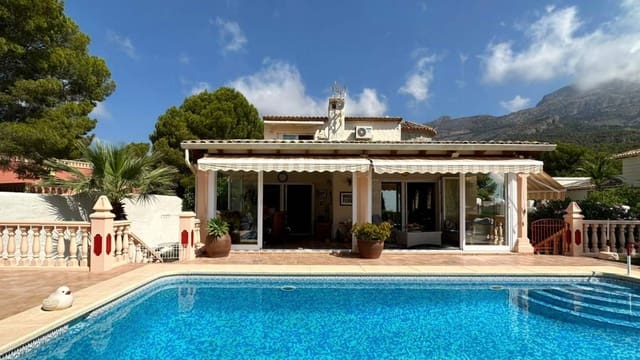 Chalet de 3 habitaciones en Altea en venta con piscina garaje - 690.000 € (Ref: 10086868)