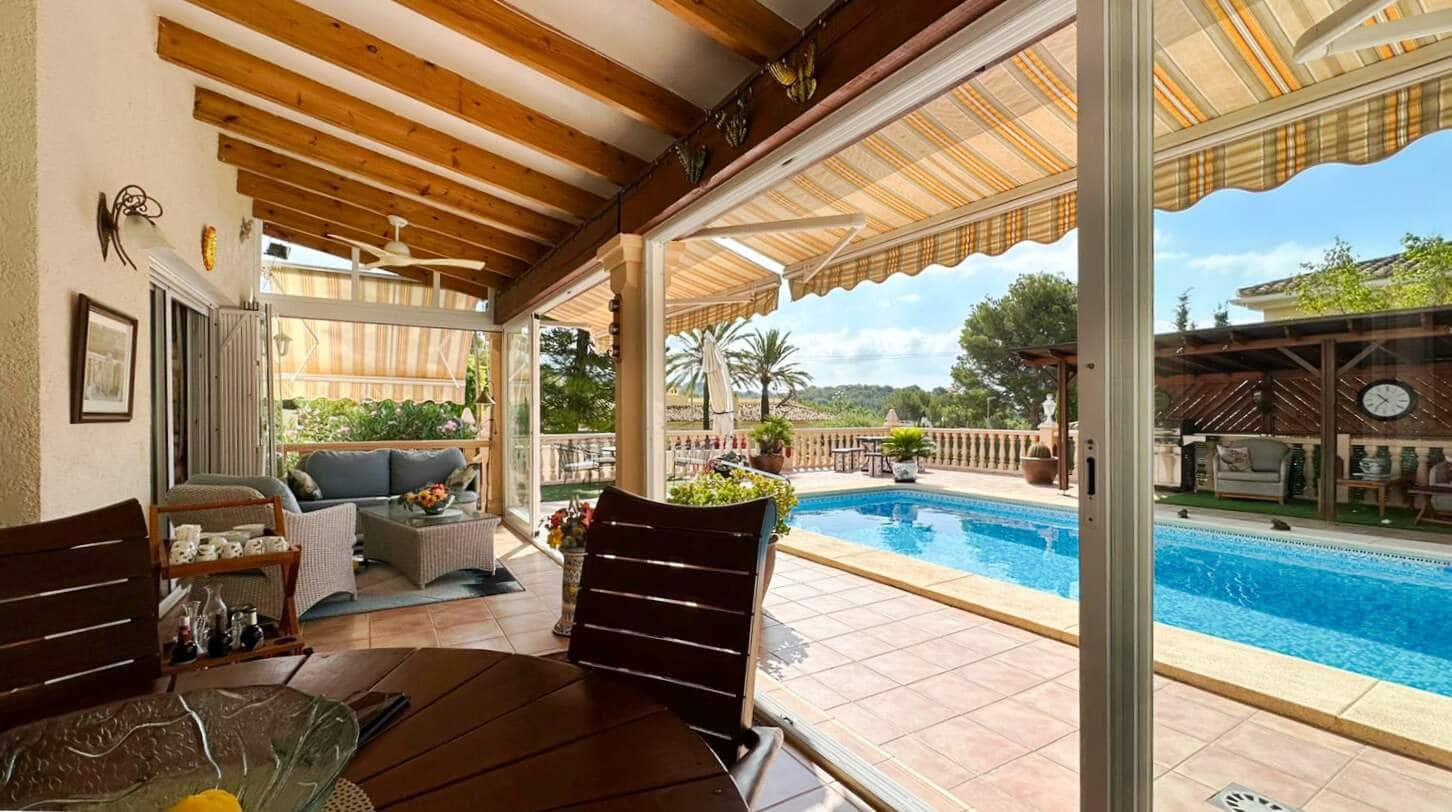3 soveværelse Villa til salg i Altea med swimmingpool garage - € 690.000 (Ref: 10086868)