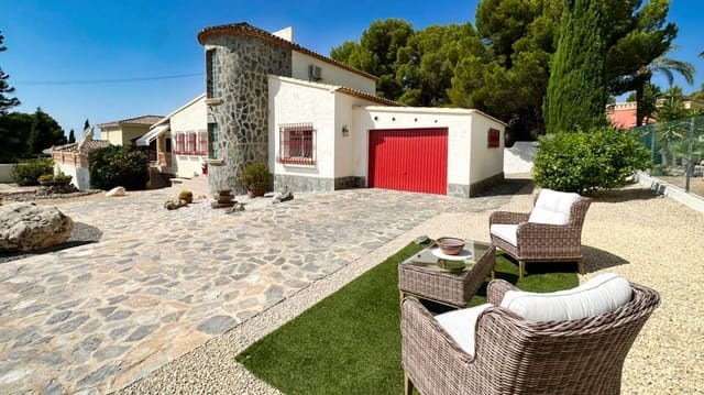 Chalet de 3 habitaciones en Altea en venta con piscina garaje - 690.000 € (Ref: 10086868)