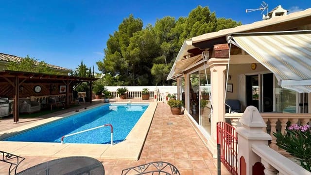 Chalet de 3 habitaciones en Altea en venta con piscina garaje - 690.000 € (Ref: 10086868)