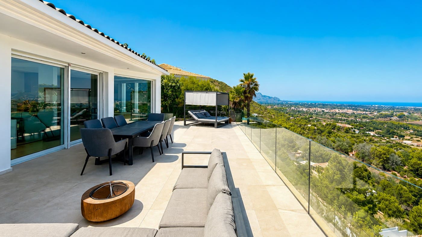 4 sypialnia Willa na sprzedaż w Denia z basenem garażem - 1 499 000 € (Ref: 10086869)