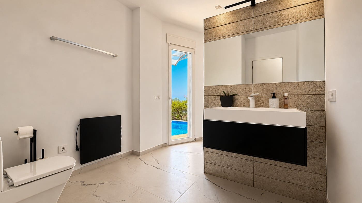 4 sypialnia Willa na sprzedaż w Denia z basenem garażem - 1 499 000 € (Ref: 10086869)