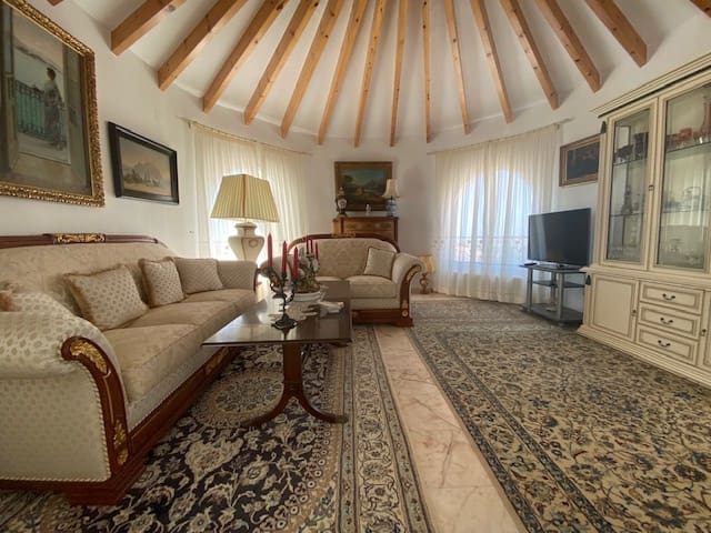 4 chambre Villa/Maison à vendre à Cumbre del Sol avec piscine garage - 1 050 000 € (Ref: 10086876)