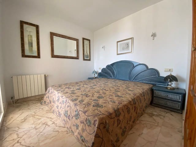 4 chambre Villa/Maison à vendre à Cumbre del Sol avec piscine garage - 1 050 000 € (Ref: 10086876)