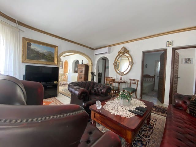 4 chambre Villa/Maison à vendre à Cumbre del Sol avec piscine garage - 1 050 000 € (Ref: 10086876)
