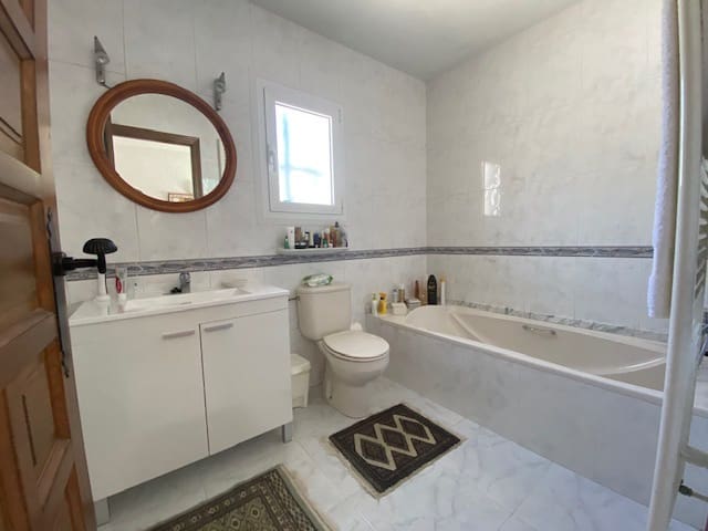 4 chambre Villa/Maison à vendre à Cumbre del Sol avec piscine garage - 1 050 000 € (Ref: 10086876)
