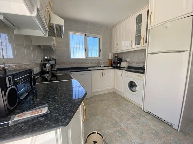 4 chambre Villa/Maison à vendre à Cumbre del Sol avec piscine garage - 1 050 000 € (Ref: 10086876)