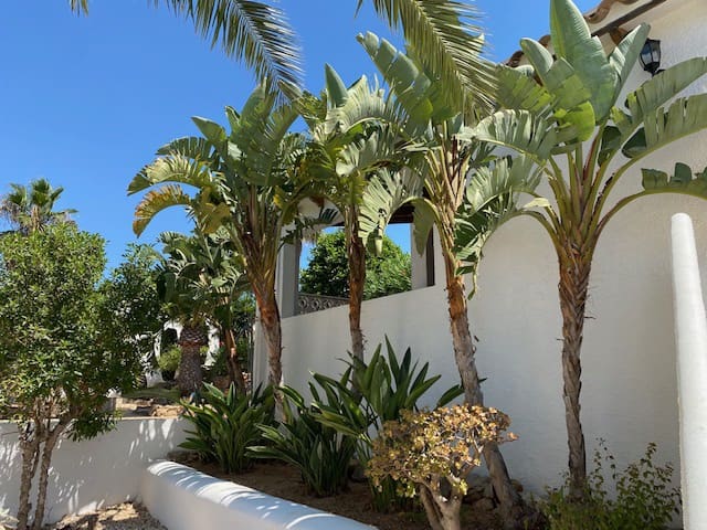 4 chambre Villa/Maison à vendre à Cumbre del Sol avec piscine garage - 1 050 000 € (Ref: 10086876)
