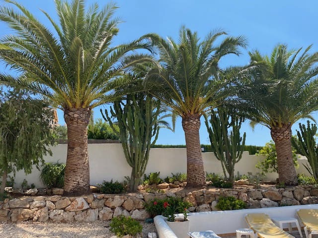 4 chambre Villa/Maison à vendre à Cumbre del Sol avec piscine garage - 1 050 000 € (Ref: 10086876)