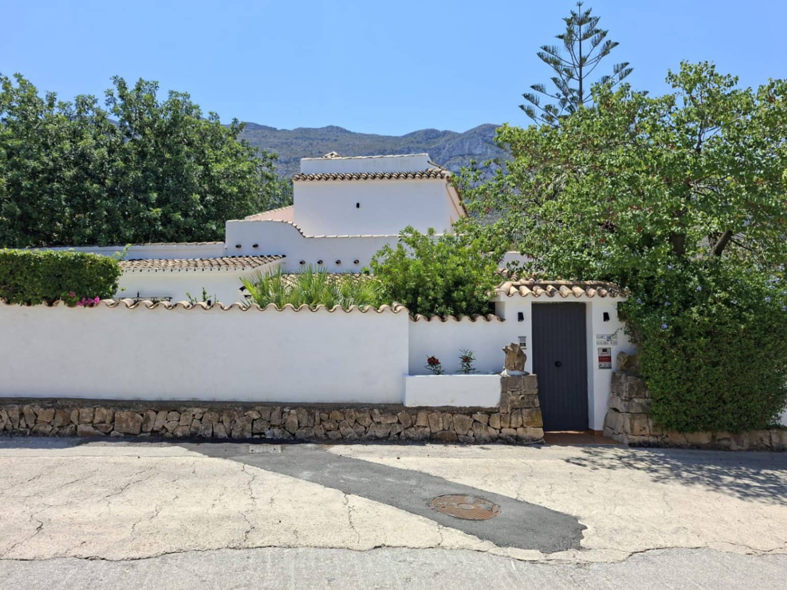 3 bedroom Villa for sale in Denia with pool garage - € 840,000 (Ref: 10086878)