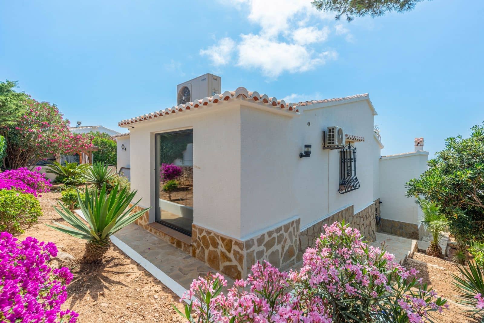 Chalet de 3 habitaciones en Javea / Xàbia en venta con piscina garaje - 975.000 € (Ref: 10086886)
