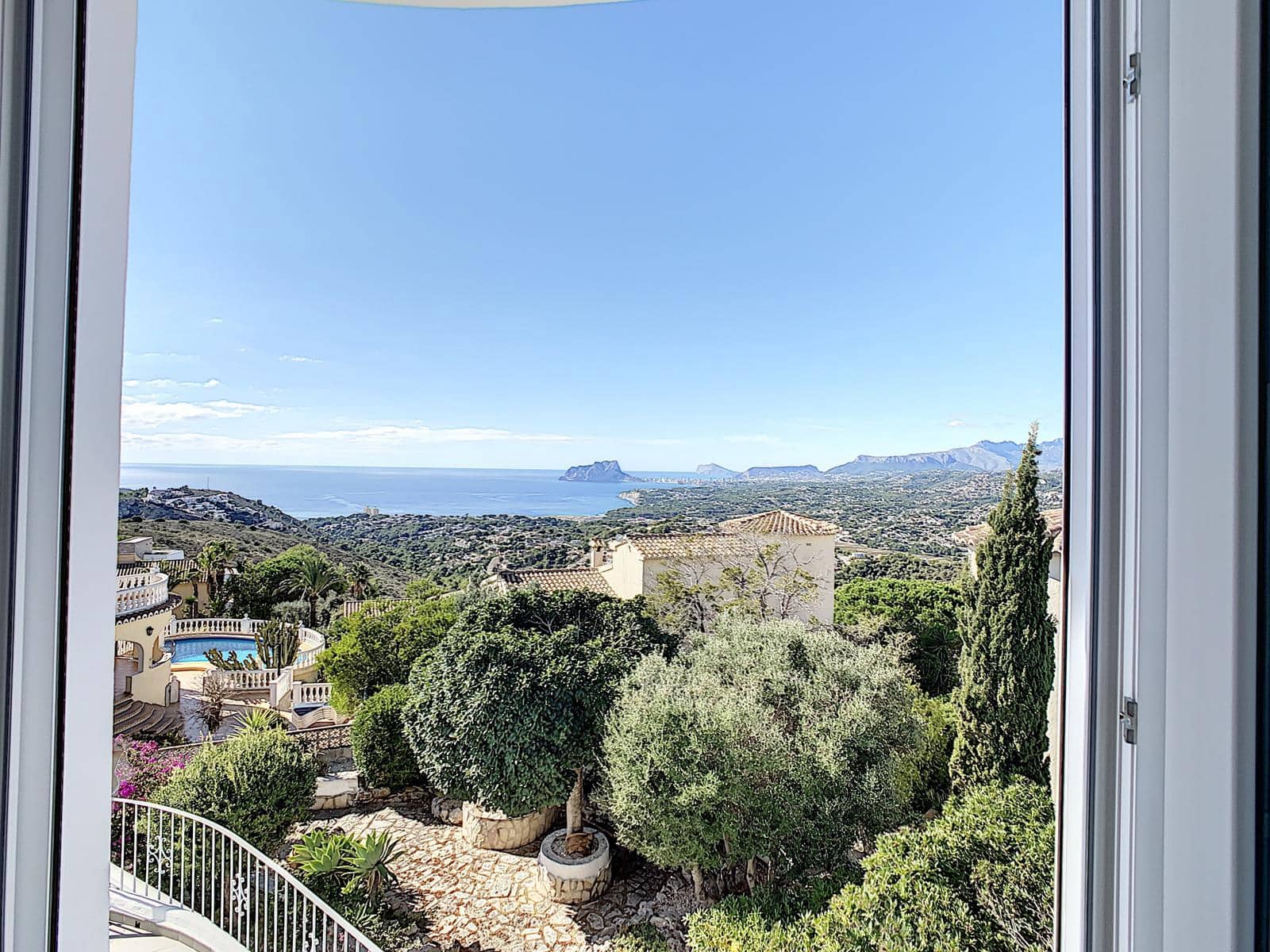 5 soveværelse Villa til salg i Cumbre del Sol med swimmingpool garage - € 1.490.000 (Ref: 10086889)