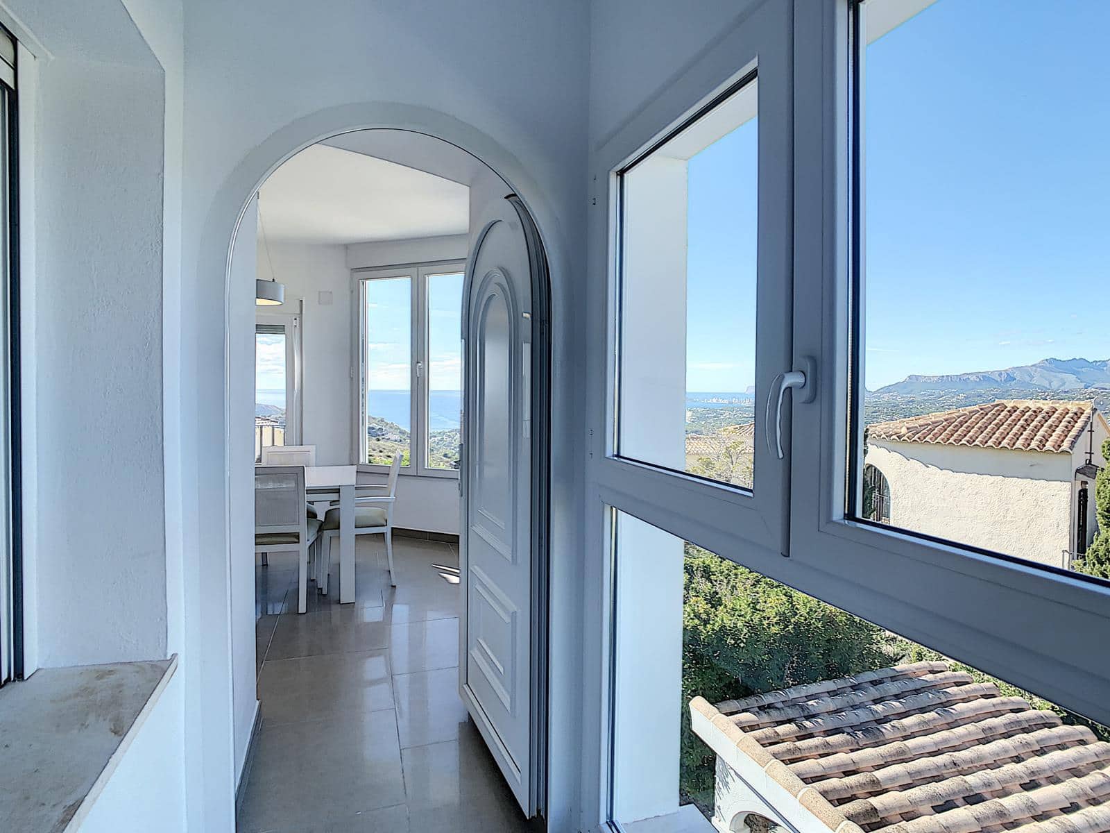 5 soveværelse Villa til salg i Cumbre del Sol med swimmingpool garage - € 1.490.000 (Ref: 10086889)