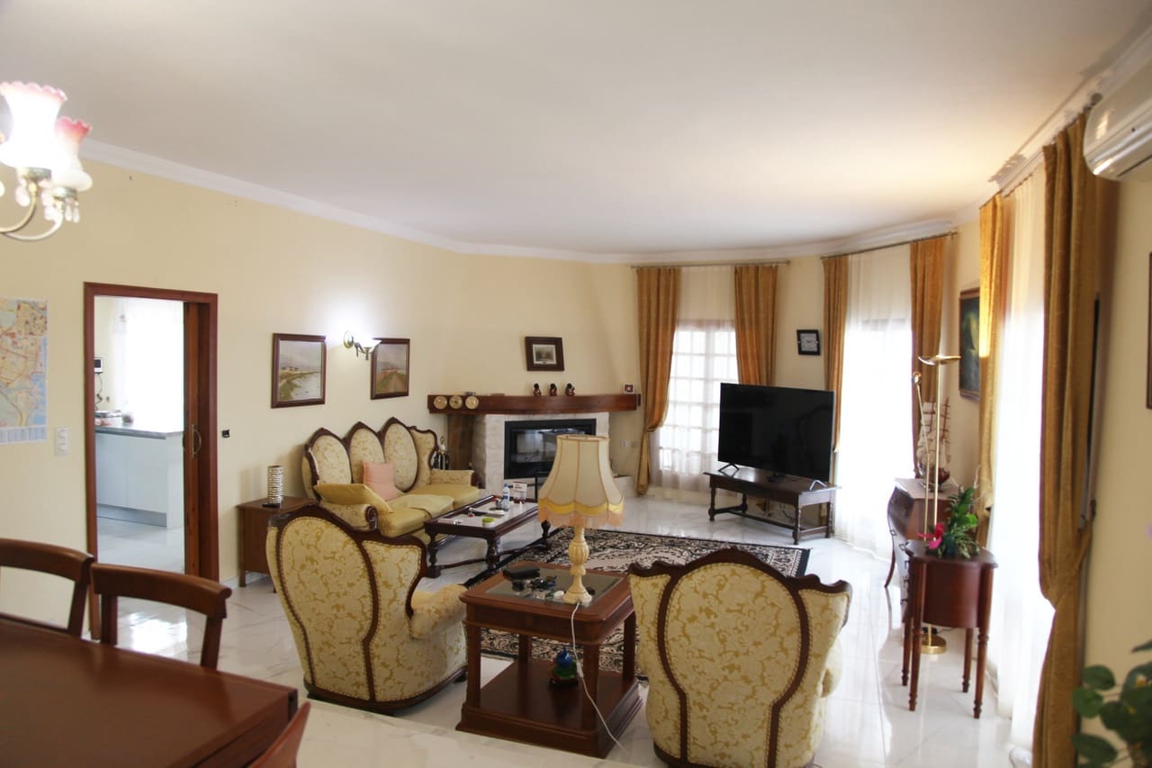 5 soverom Villa til salgs i Calpe / Calp med svømmebasseng garasje - € 795 000 (Ref: 10086890)