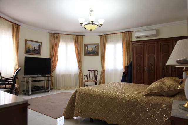 5 soverom Villa til salgs i Calpe / Calp med svømmebasseng garasje - € 795 000 (Ref: 10086890)