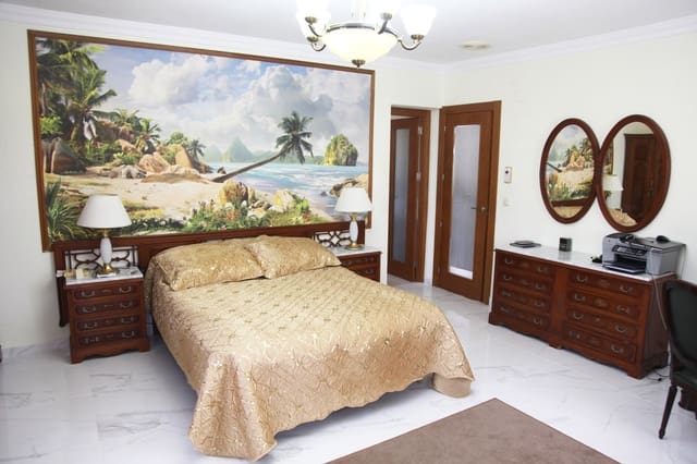 5 soverom Villa til salgs i Calpe / Calp med svømmebasseng garasje - € 795 000 (Ref: 10086890)