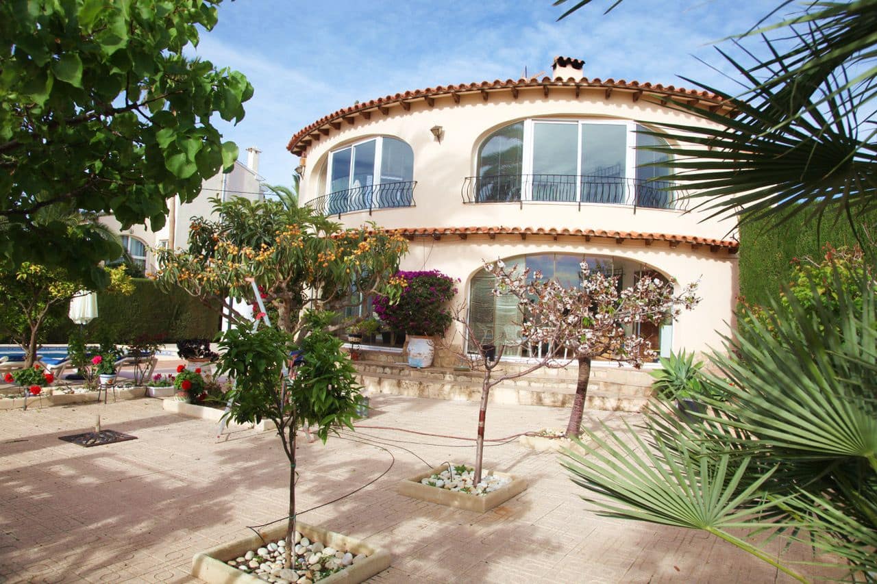 5 soverom Villa til salgs i Calpe / Calp med svømmebasseng garasje - € 795 000 (Ref: 10086890)