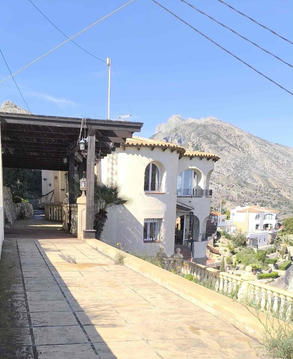 Chalet de 3 habitaciones en Calpe / Calp en venta con piscina garaje - 478.000 € (Ref: 10086891)
