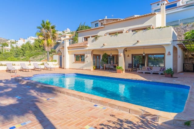 4 soverom Villa til salgs i Moraira, Teulada-Moraira med svømmebasseng garasje - € 2 950 000 (Ref: 10086898)