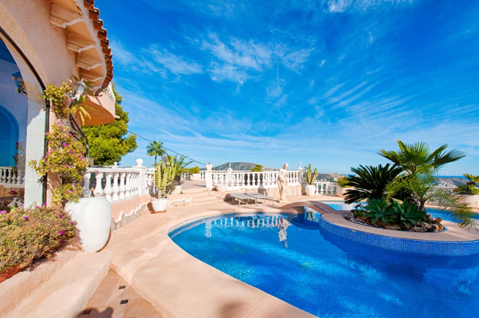 Chalet de 3 habitaciones en Moraira en venta con piscina garaje - 1.550.000 € (Ref: 10086902)