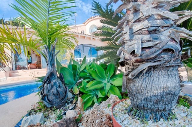3 slaapkamer Villa te koop in Moraira, Teulada-Moraira met zwembad garage - € 1.550.000 (Ref: 10086902)