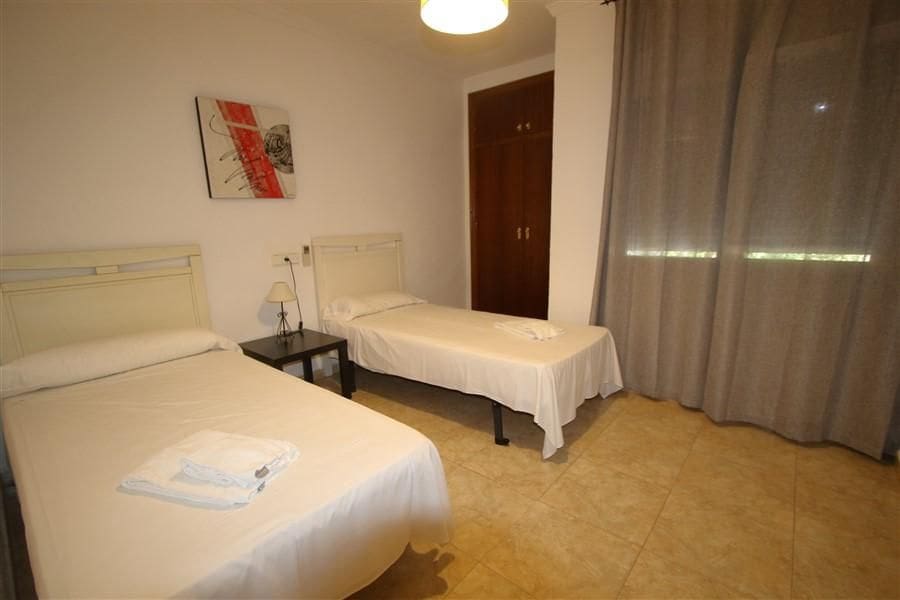 Chalet de 12 habitaciones en Calpe / Calp en venta con piscina garaje - 1.800.000 € (Ref: 10086907)