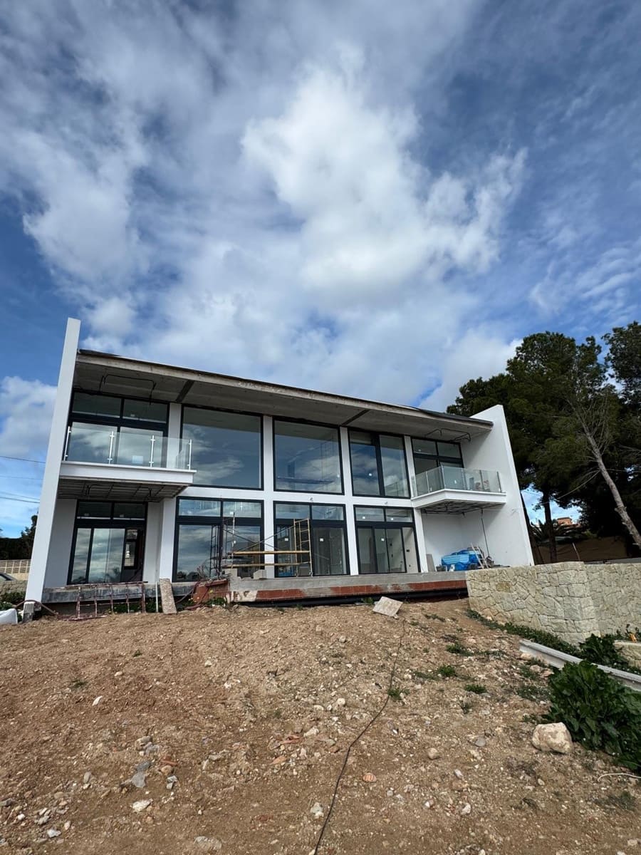 Chalet de 3 habitaciones en Calpe / Calp en venta con piscina - 1.150.000 € (Ref: 10086909)