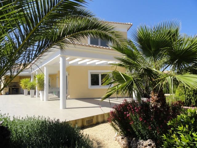3 quarto Moradia para venda em Calpe / Calp com piscina garagem - 995 000 € (Ref: 10086911)