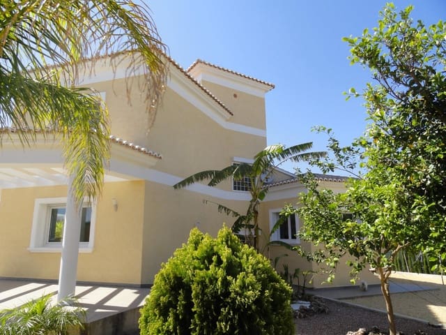 3 quarto Moradia para venda em Calpe / Calp com piscina garagem - 995 000 € (Ref: 10086911)