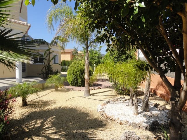 3 quarto Moradia para venda em Calpe / Calp com piscina garagem - 995 000 € (Ref: 10086911)