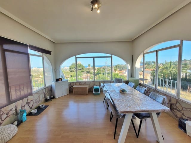 4 makuuhuone Huvila myytävänä paikassa Calpe / Calp mukana uima-altaan 
autotalli - 675 000 € (Ref: 10088732)