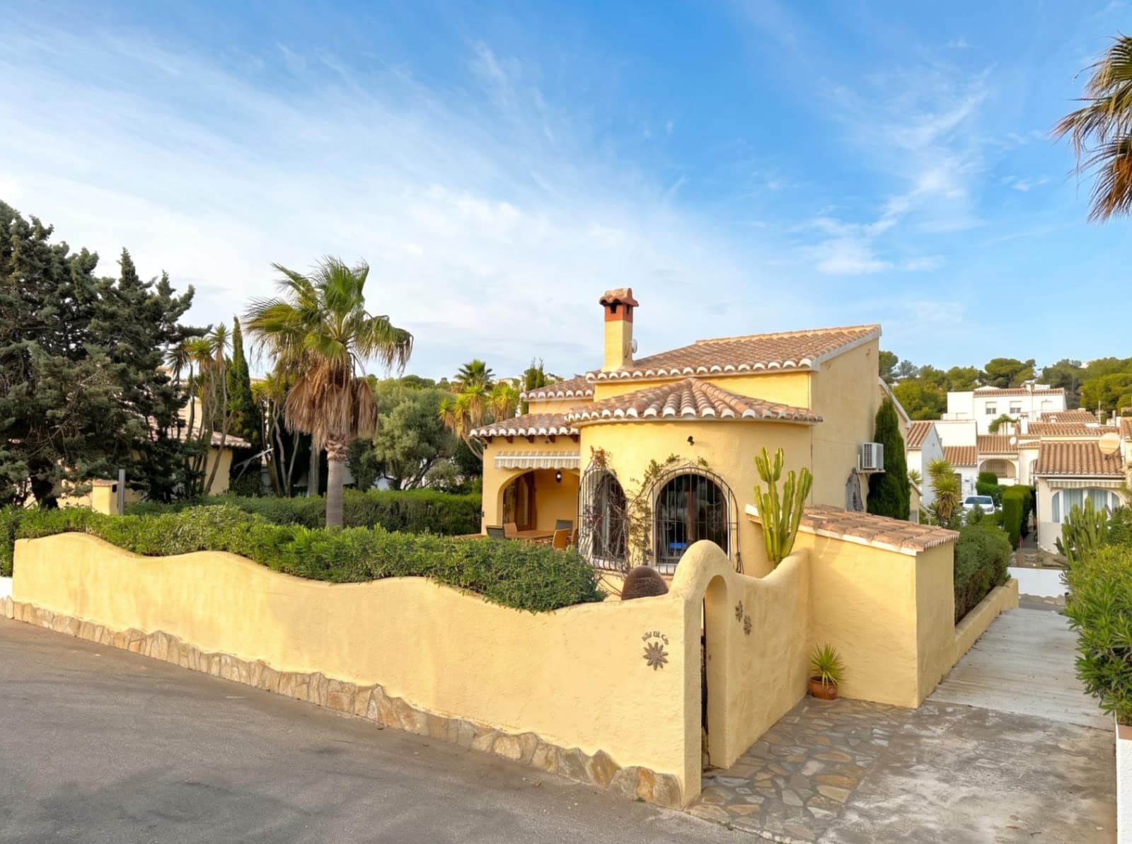 2 bedroom Bungalow for sale in Cumbre del Sol with pool - € 355,000 (Ref: 10156803)