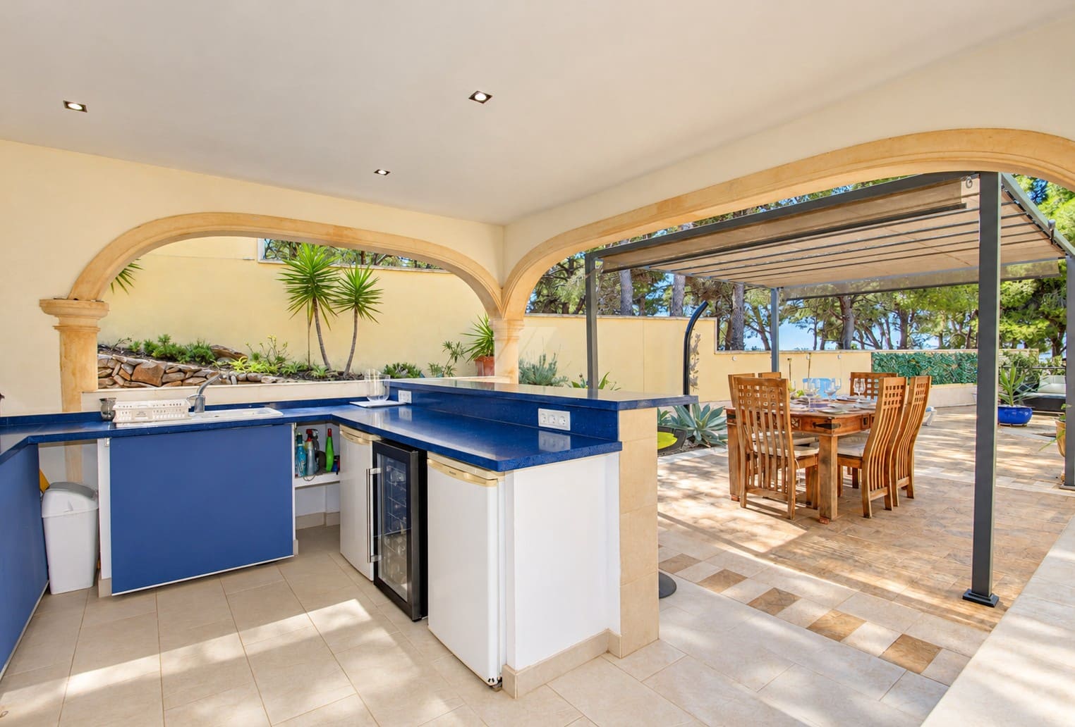 Chalet de 4 habitaciones en Moraira en venta con piscina garaje - 975.000 € (Ref: 10183881)