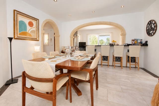 Chalet de 4 habitaciones en Paichi, Teulada-Moraira en venta con piscina garaje - 975.000 € (Ref: 10183881)